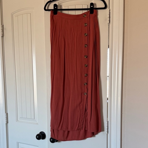 American Eagle Outfitters Dresses & Skirts - American Eagle Button-Down Rust Skirt (Small)